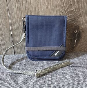 Pacsafe RFIDsafe V100 Anti-Theft RFID Blocking Bi-Fold Wallet